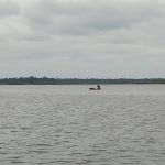 Pirogue sur le lac Onangué